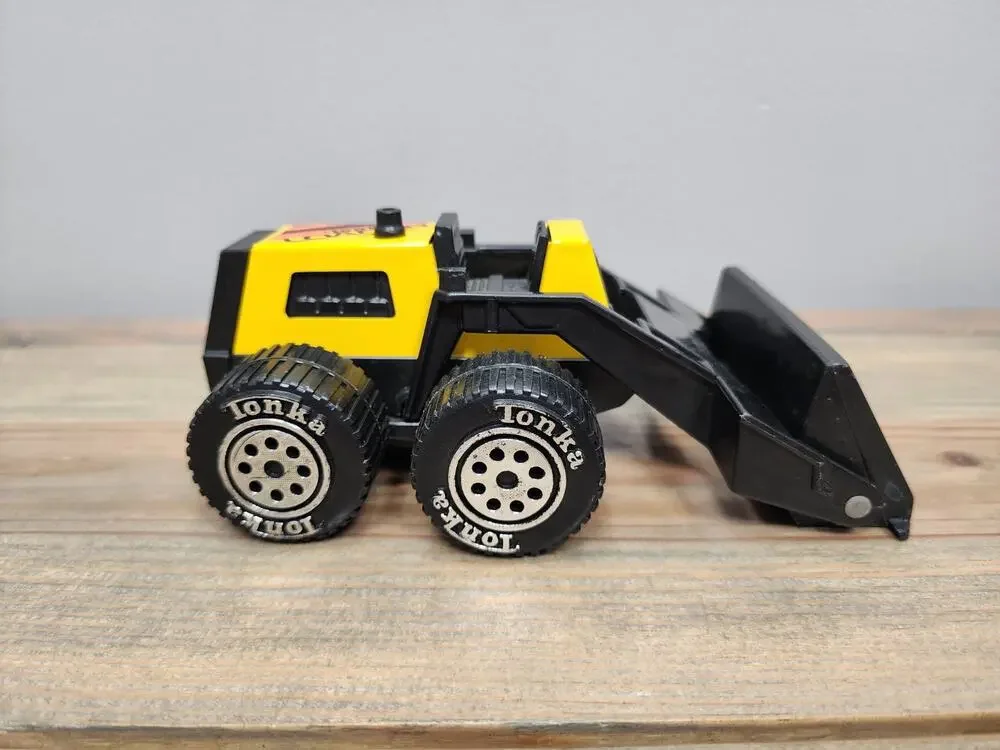 Vintage Tonka Plastic Front End Loader 1980’s 1990’s Yellow Construction Toy